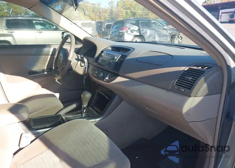 2006 Toyota Camry Le z USA, uszkodzony, nr VIN JTDBE32K863062358